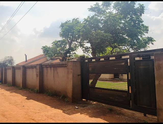 2 BEDROOM HOUSE FOR SALE IN VOSLOORUS EXT